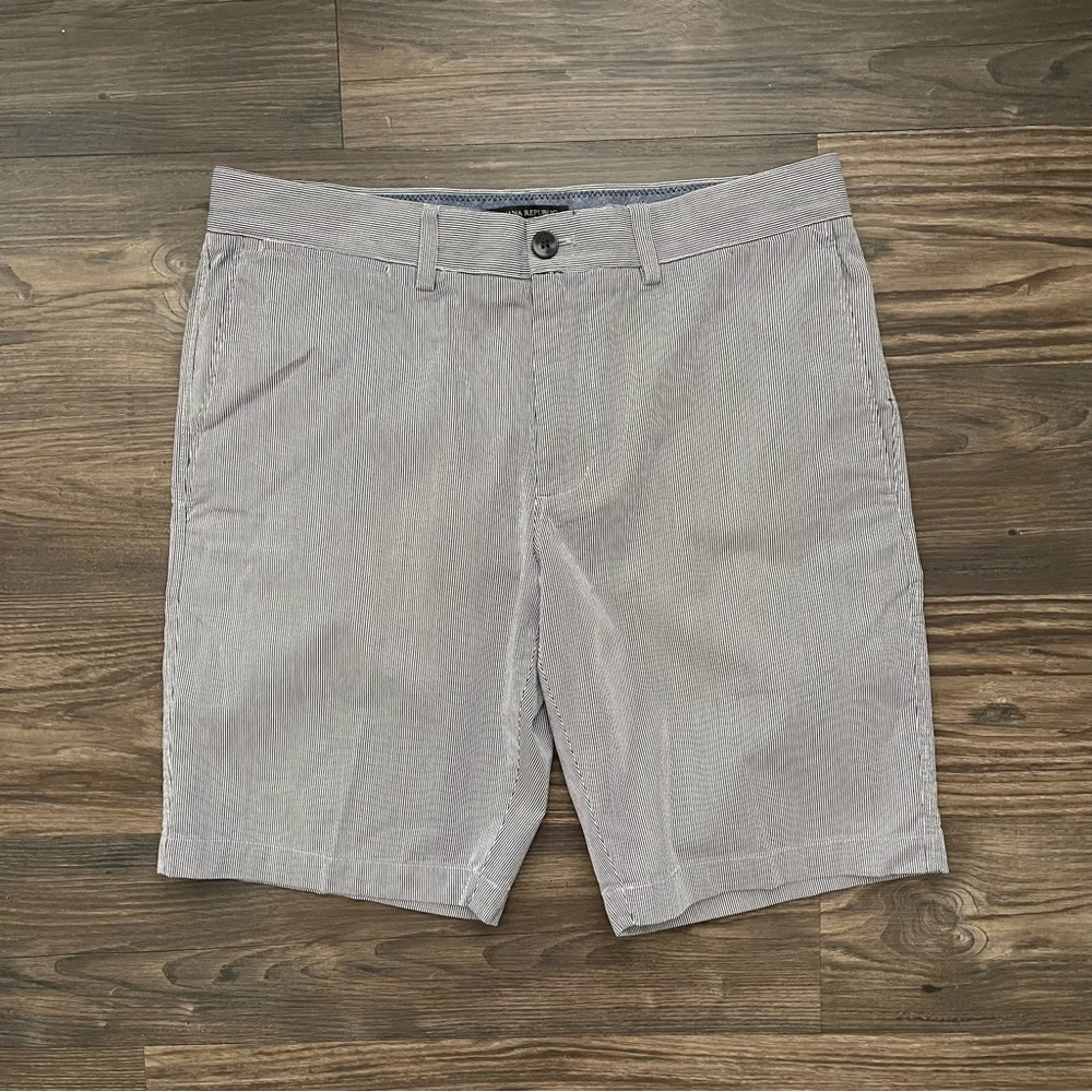 Banana Republic Flat Front Seersucker Aiden Shorts